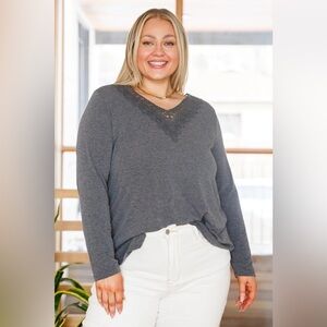 LACEY LONG SLEEVE V NECK IN GRAY